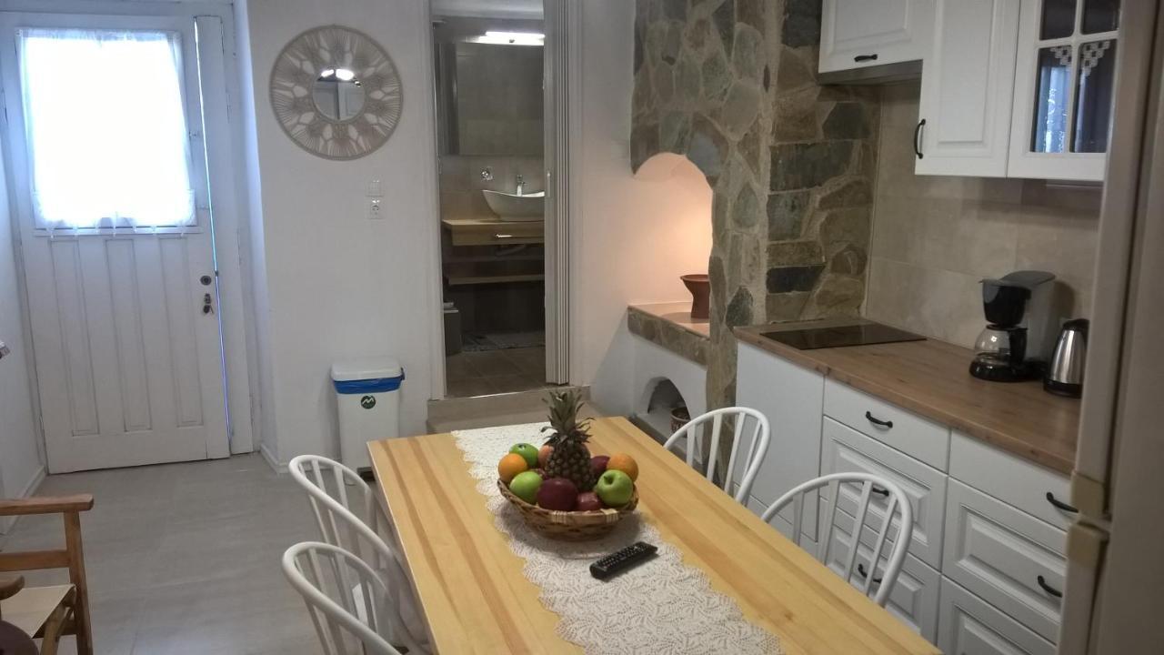 Eleni'S Traditional House Triovasalos Exterior photo